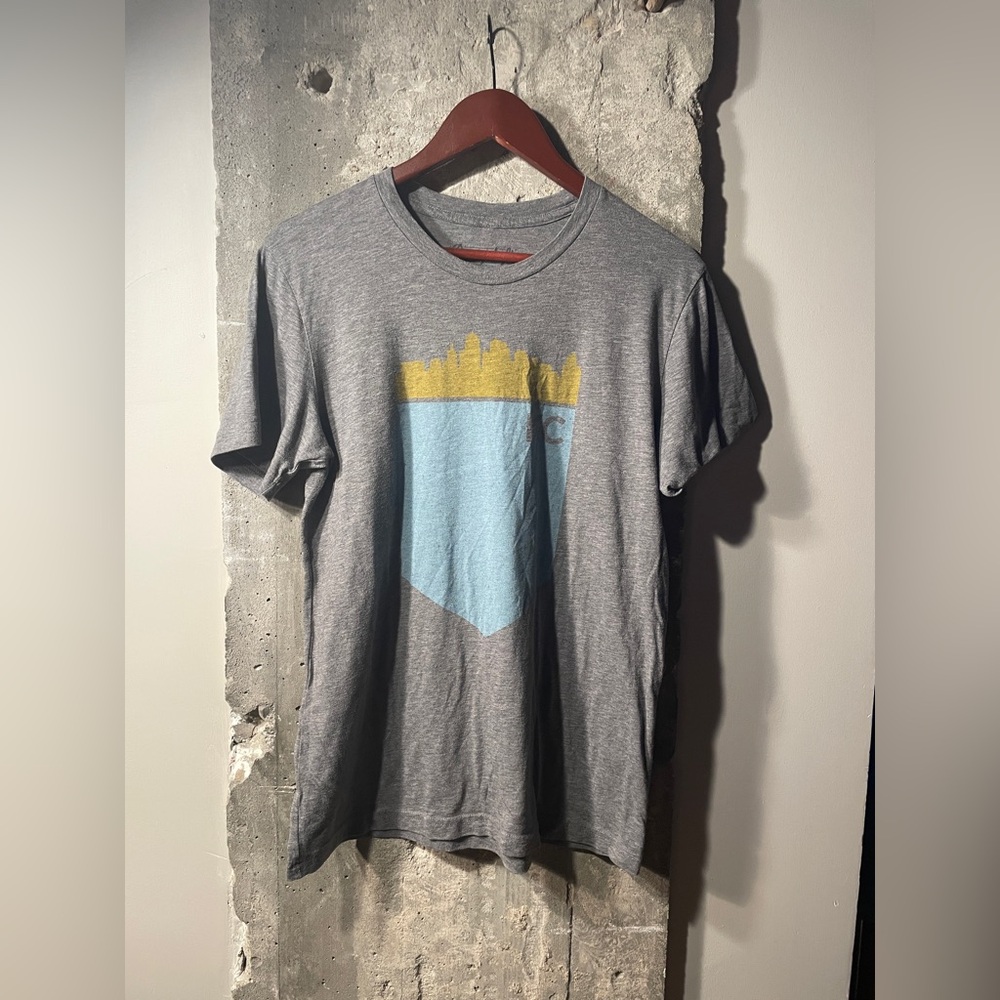 Gray Graphic T-Shirt with Yellow and Blue Design Kansas City Royals T Shirt